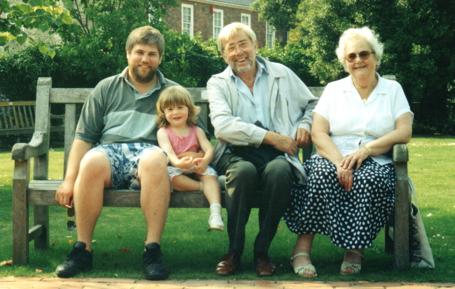 mum-dad-graeme-hannah-happy-on-bench002